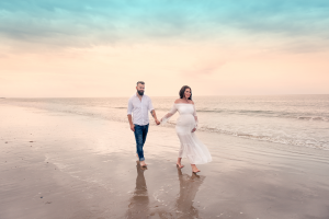 Read more about the article Seaside maternity session-Cambridge Maternity Photographer
